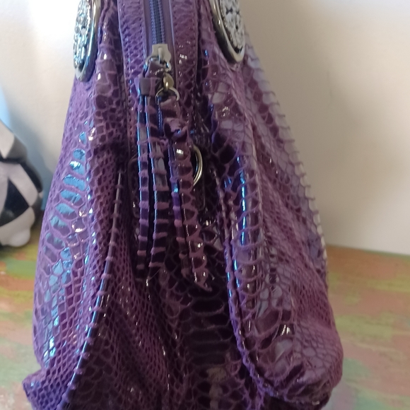 Gorgeous Purple Snakeski Print Handbag Satchel Excellent Condition. - Picture 4 of 10